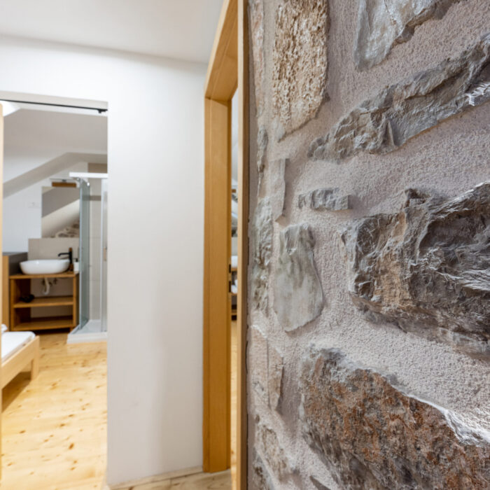 Schlafzimmer mit Dusche - Bedroom with shower